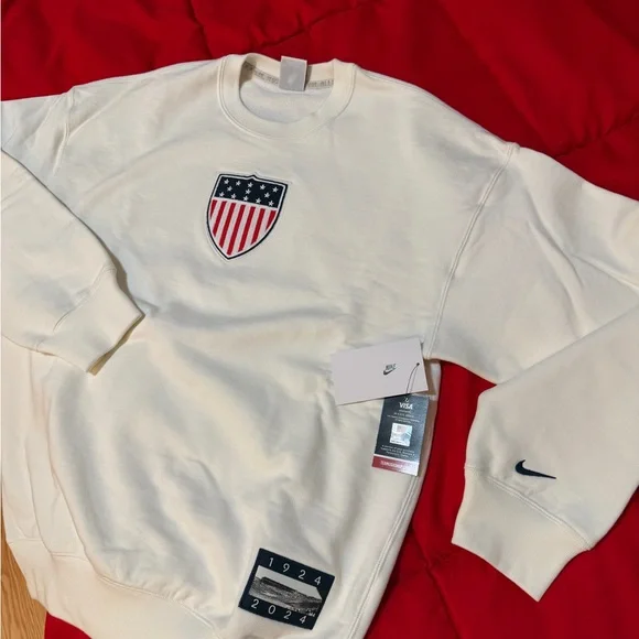 Nike Men's Cream Sweater with USA Emblem